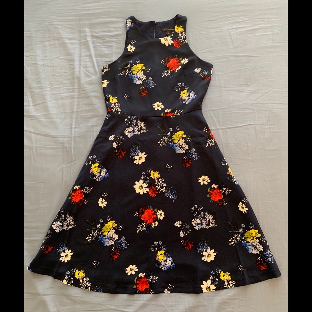 NWT BANANA REPUBLIC (Size 2) Navy Blue Floral Dress